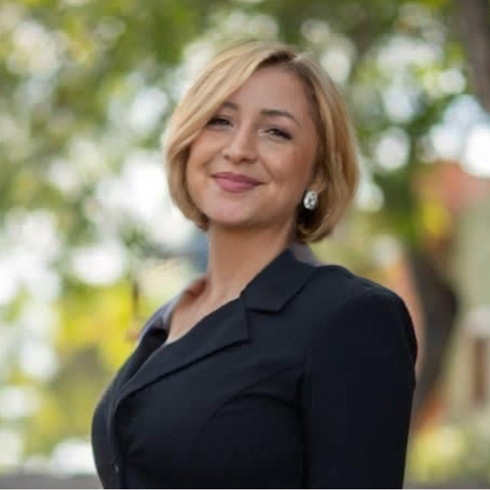 Meet your Posher, Sharon